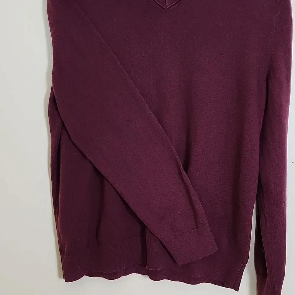 Banana Republic Premium Luxe Yarn Men's Maroon Lightweight, Pull Over Sweater